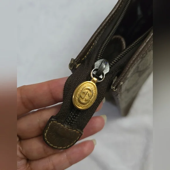 Gucci Brown Monogram Clutch Pouch Bag - Picture 9 of 15